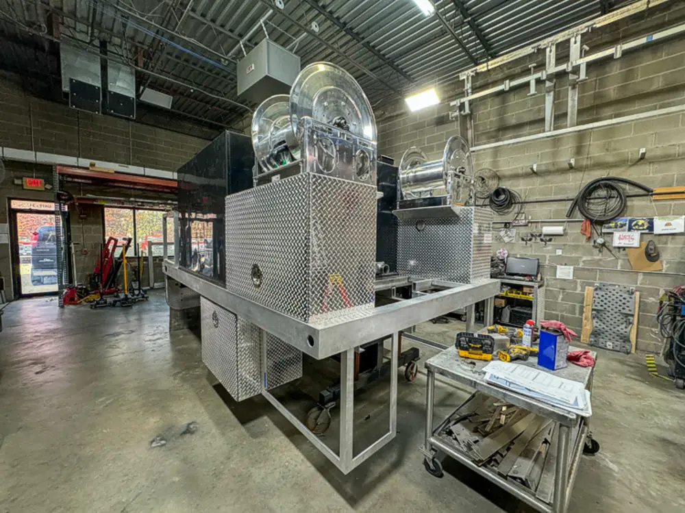 Top deck grate and rail detail in shop, photo 127 of 303.